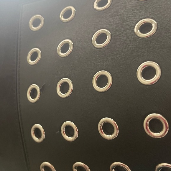 Tory Burch Block-T silver grommet leather tote, black glossy & suede-matte - Picture 6 of 8